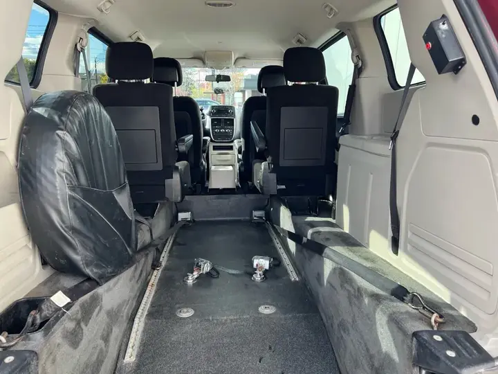 Dodge Grand Caravan 2012 photo 5