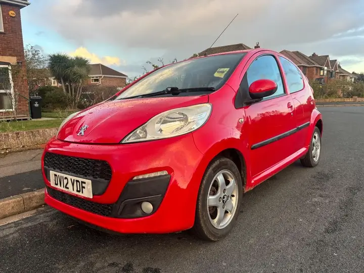 Peugeot 107 2012 photo 3