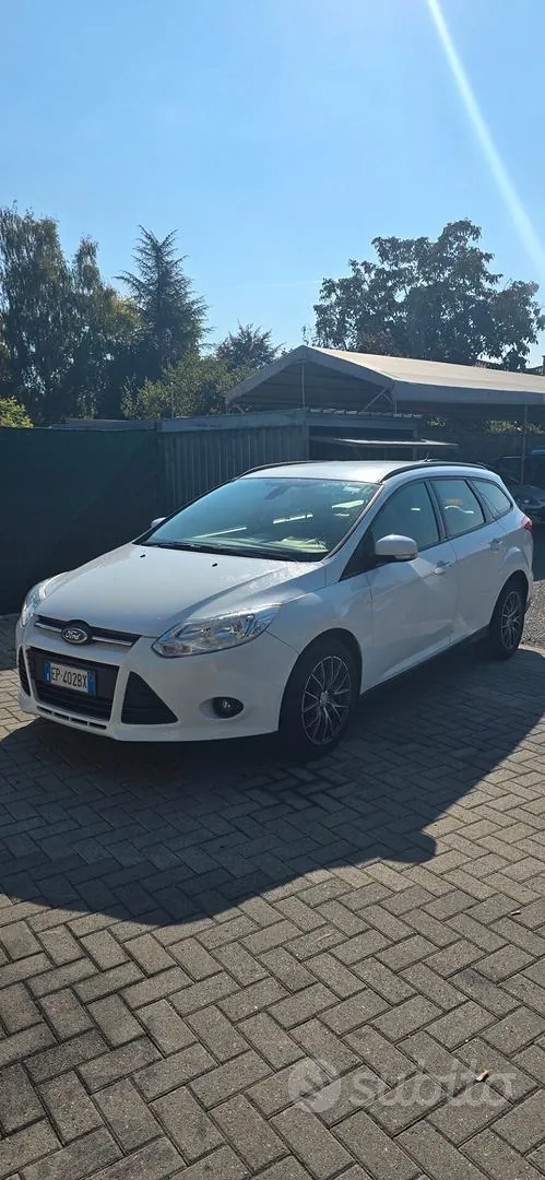 Ford Focus 2013 photo 2