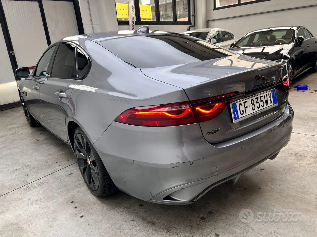 Jaguar Xf 2021 photo 3