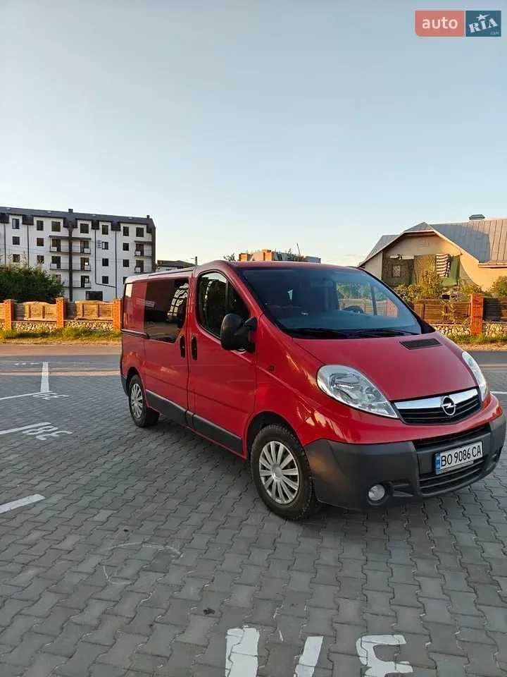 Opel Vivaro 2014 photo 2