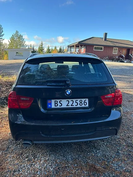 BMW 318D 2011 photo 3