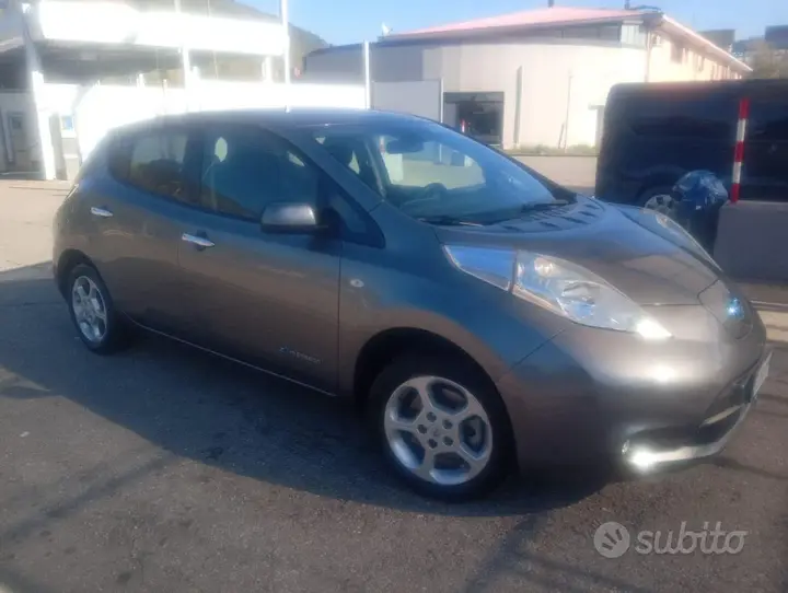 Nissan Leaf 2015 photo 2
