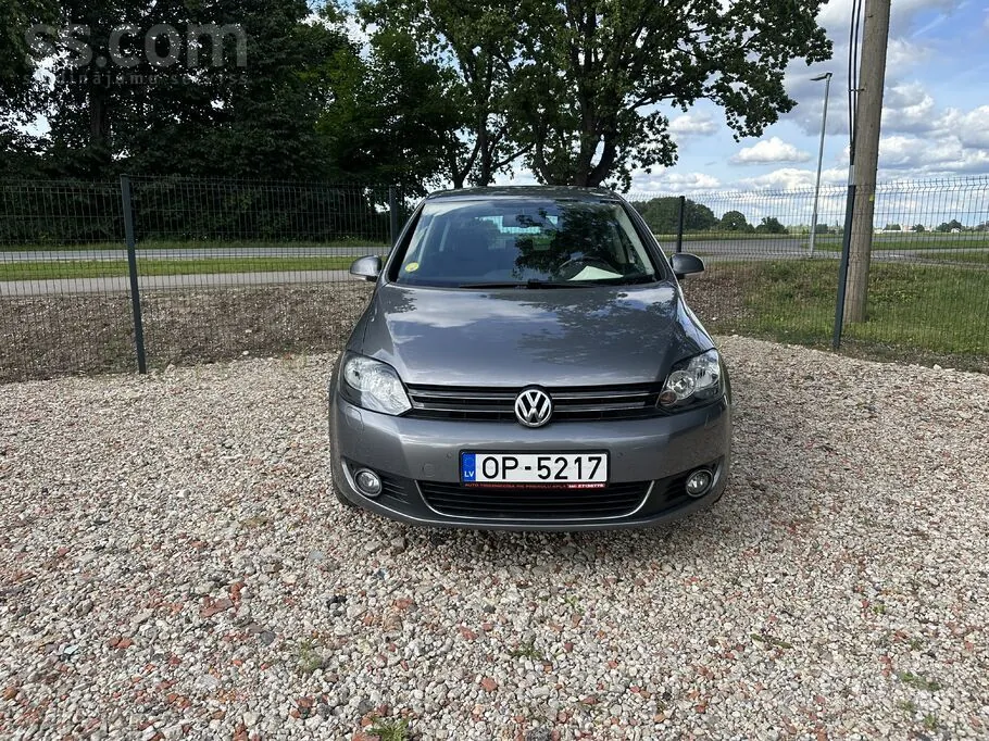Volkswagen Golf Plus 2012 photo 2