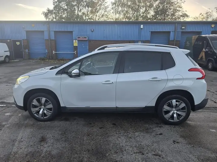 Peugeot 2008 2013 photo 5