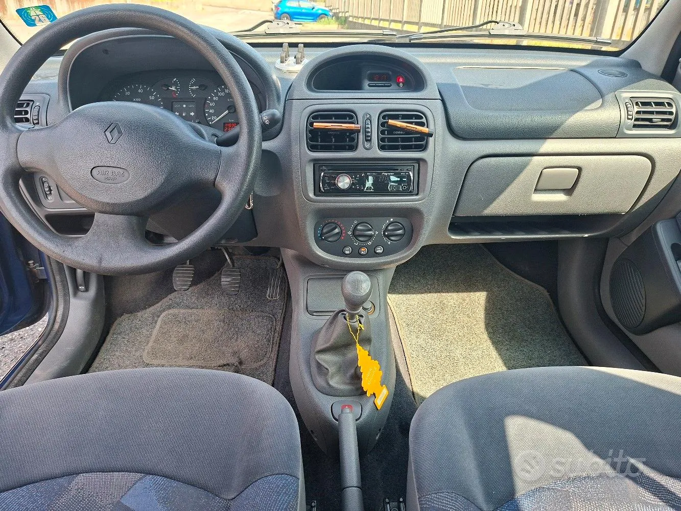 Renault Clio 1999 photo 5