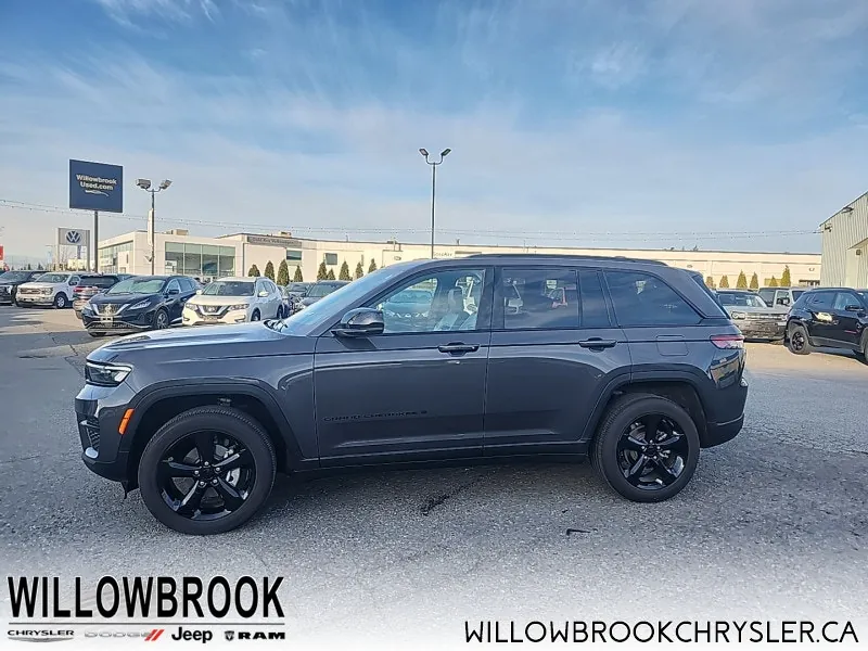 Jeep Grand Cherokee 2024 photo 3