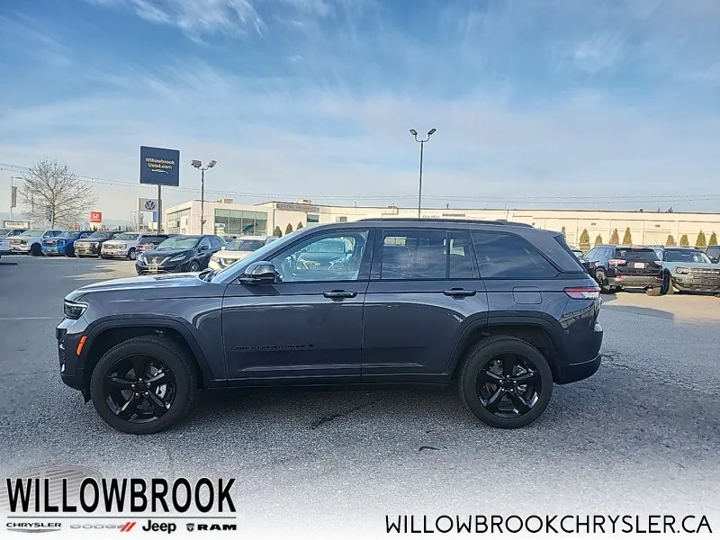 Jeep Grand Cherokee 2024 photo 2