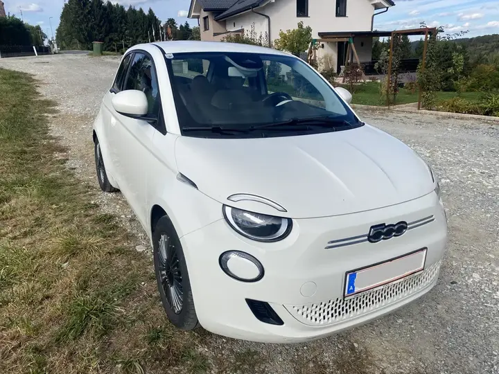 Fiat 500E 2022 photo 2