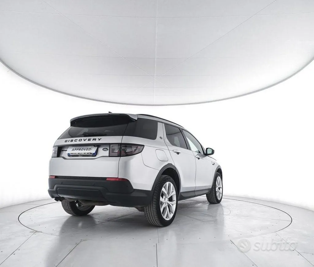 Land Rover Discovery Sport 2022 photo 2