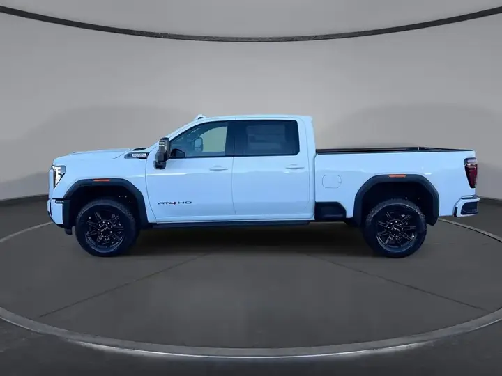 GMC Sierra 3500Hd 2026 photo 5