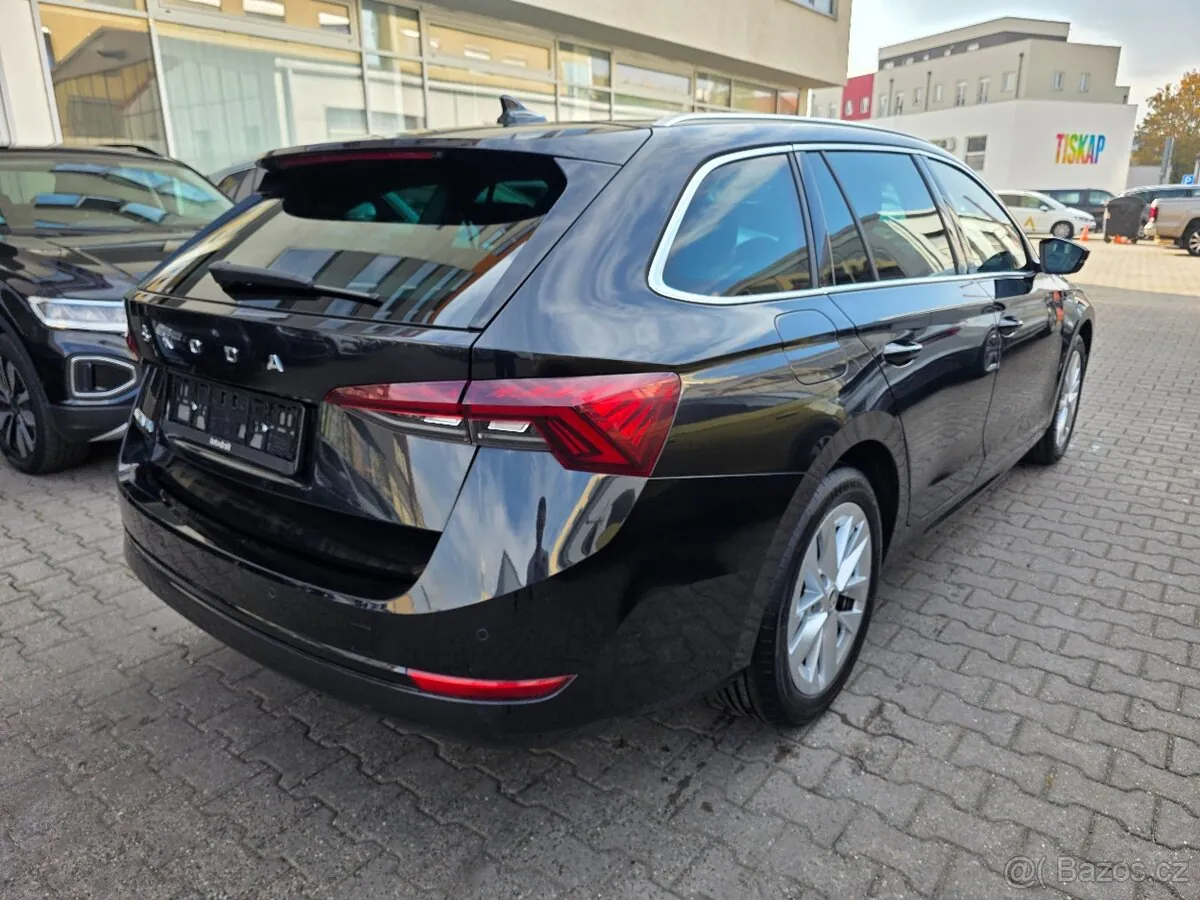 Skoda Octavia 2023 photo 4