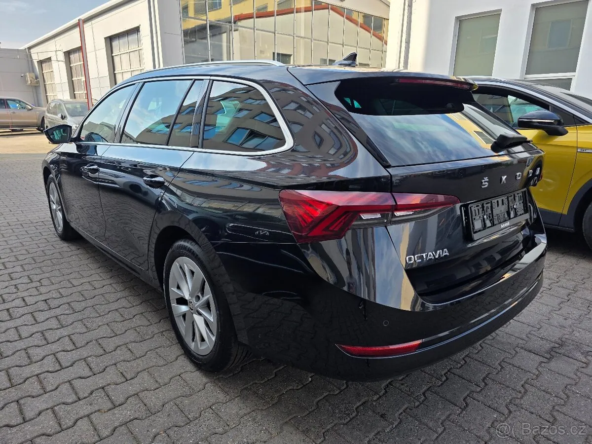 Skoda Octavia 2023 photo 3