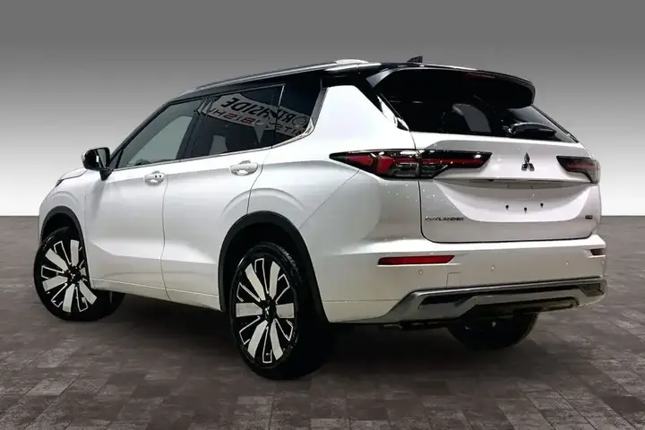 Mitsubishi Outlander 2026 photo 3