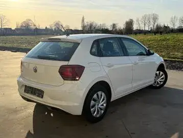 Volkswagen Polo 2017 photo 2