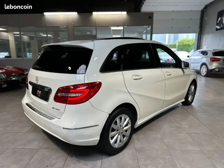 Mercedes-Benz B-Class 2013 photo 4