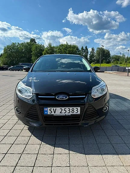 Ford Focus 2012 photo 2