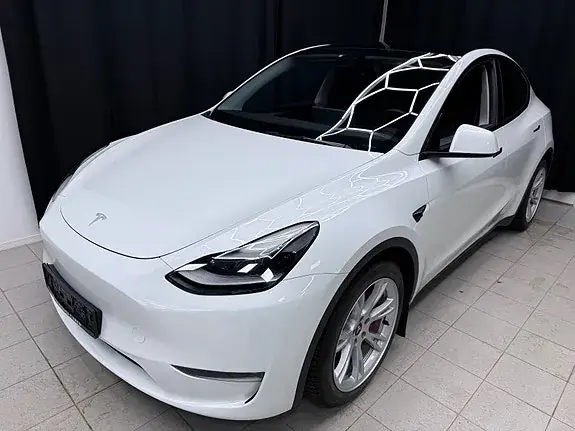 Tesla Model Y 2023 photo 3