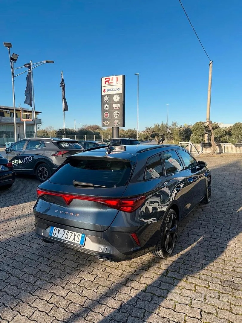 Cupra Leon 2025 photo 2