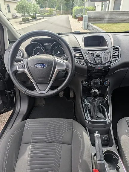 Ford Fiesta 2014 photo 3