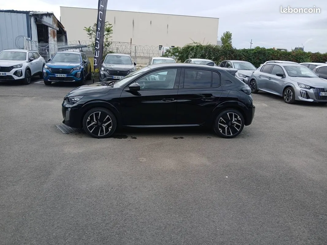 Peugeot 208 2026 photo 2