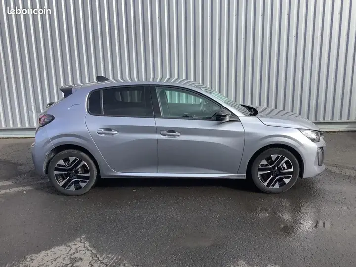 Peugeot 208 2025 photo 4