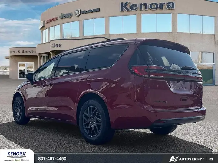 Chrysler Pacifica 2027 photo 4