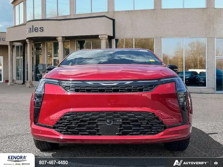 Chrysler Pacifica 2027 photo 2