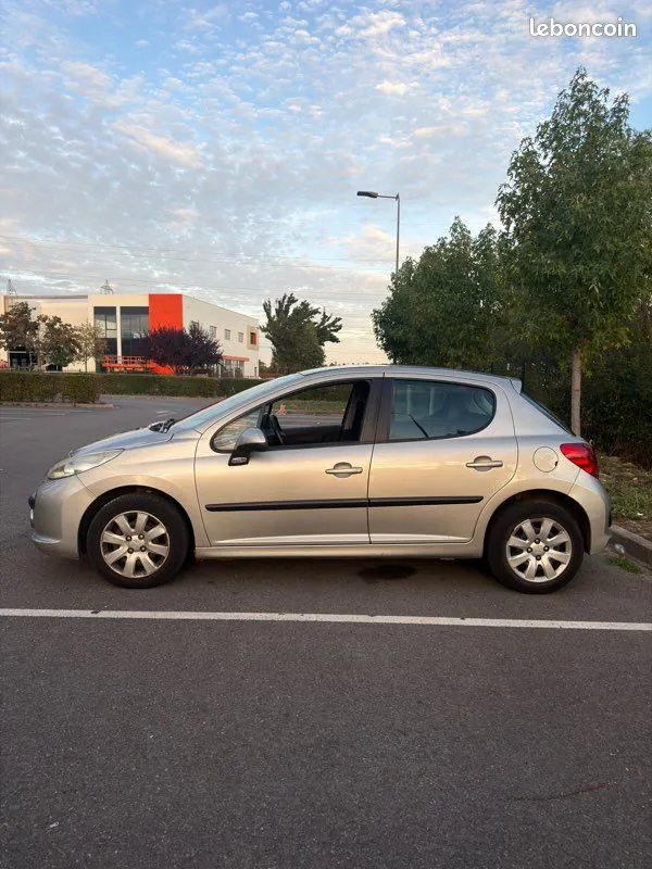 Peugeot 207 2007 photo 3