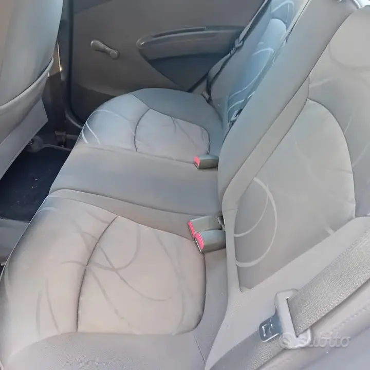 Chevrolet Spark 2011 photo 2