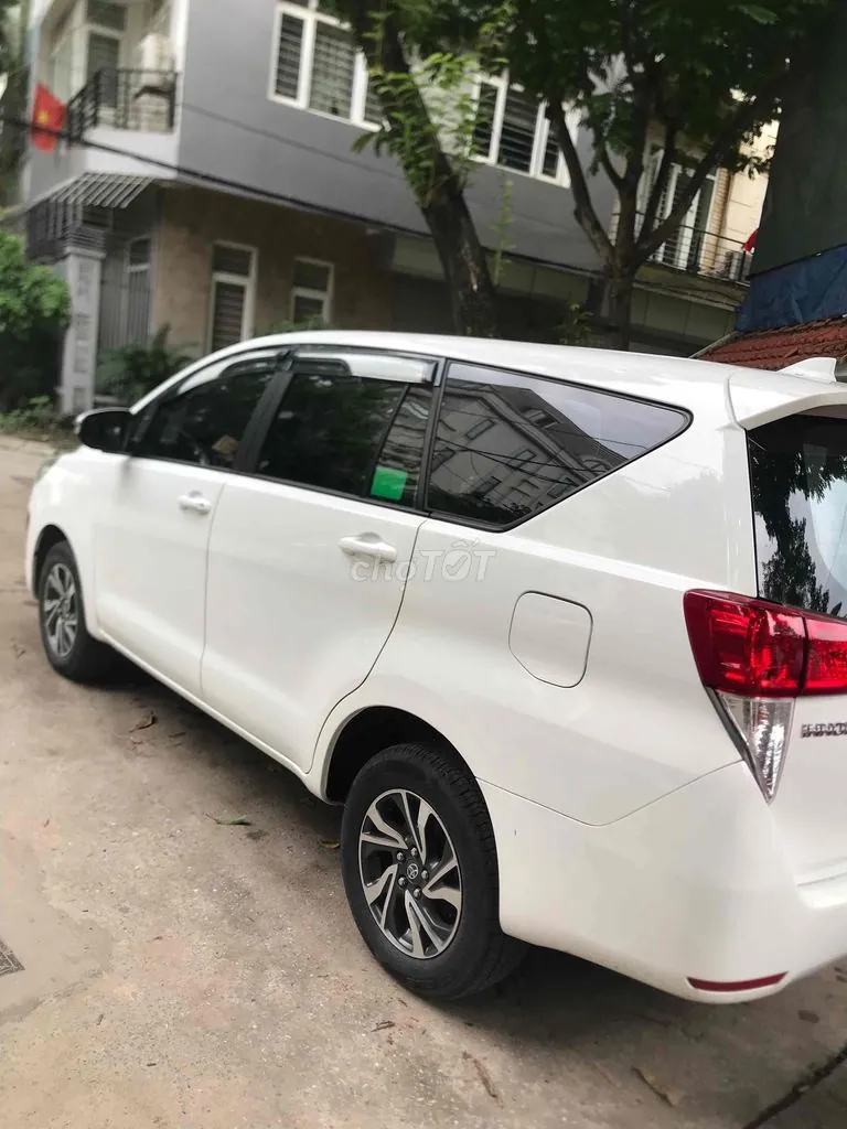 Toyota Innova 2022 photo 3