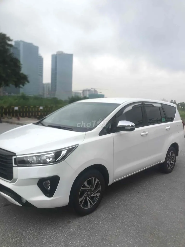 Toyota Innova 2022 photo 2