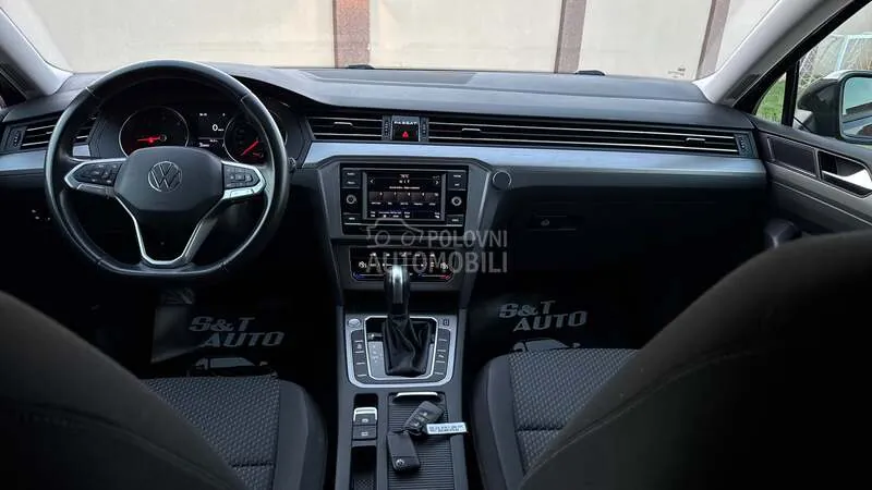 Volkswagen Passat 2021 photo 2