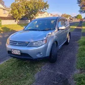 Mitsubishi Outlander 2010 photo 2