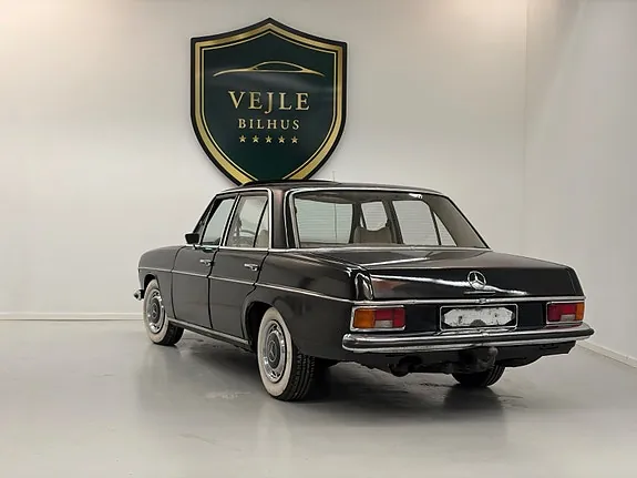 Mercedes-Benz 200 1968 photo 3