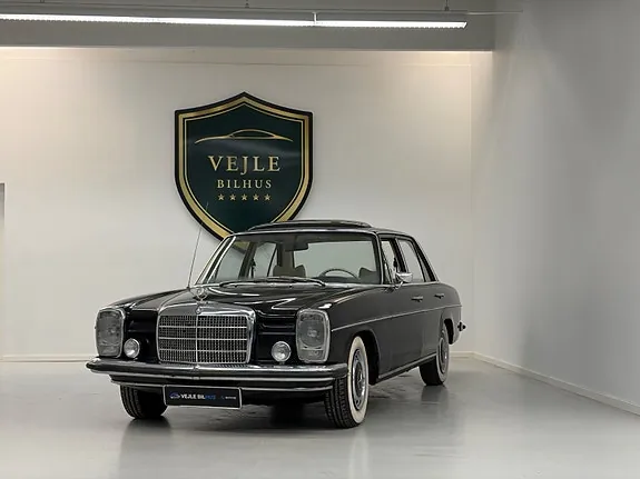 Mercedes-Benz 200 1968 photo 2