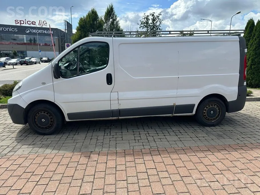 Renault Trafic 2013 photo 2