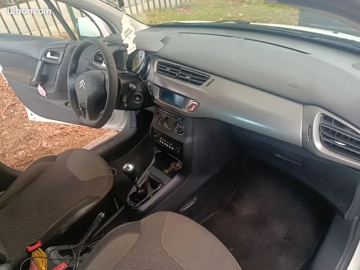 Citroen C3 2013 photo 3
