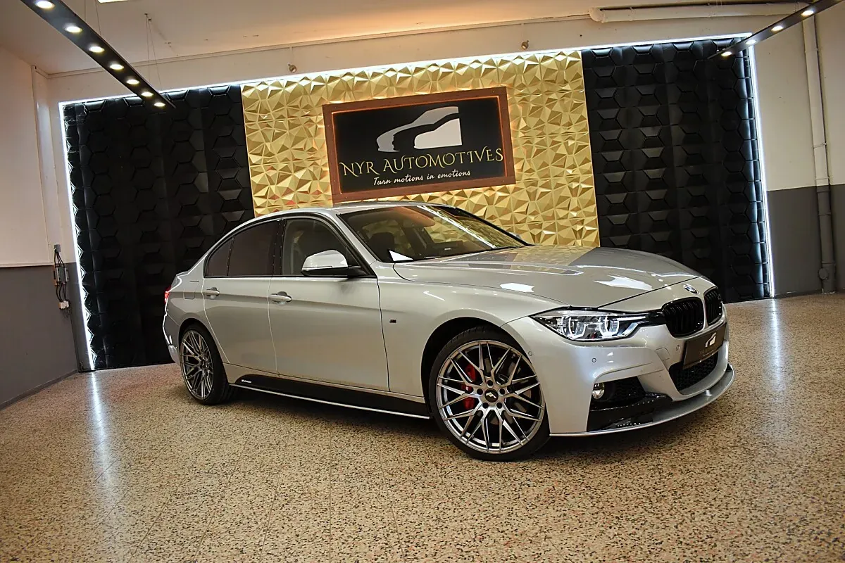 BMW 3 Series 2018 photo 3