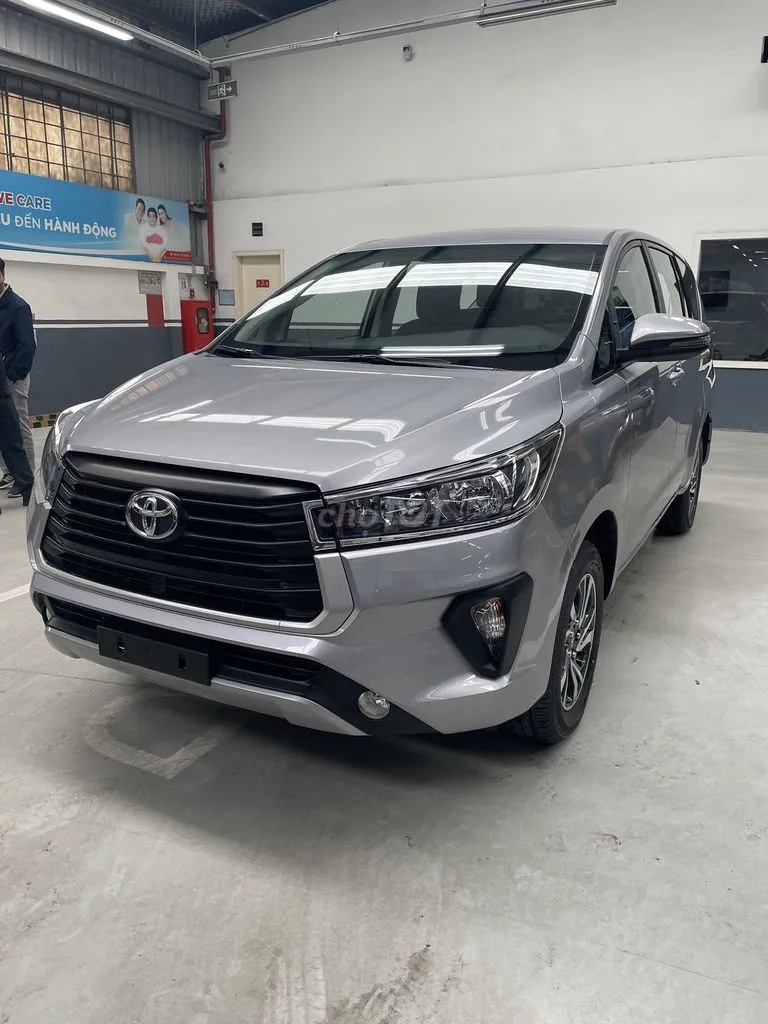 Toyota Innova 2023 photo 2
