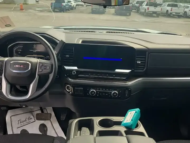 GMC Sierra 1500 2024 photo 2
