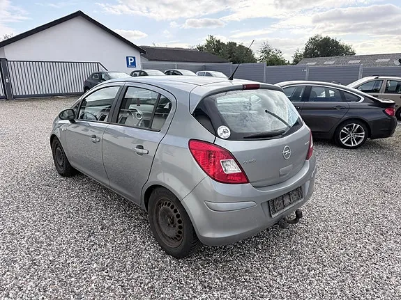 Opel Corsa 2012 photo 3