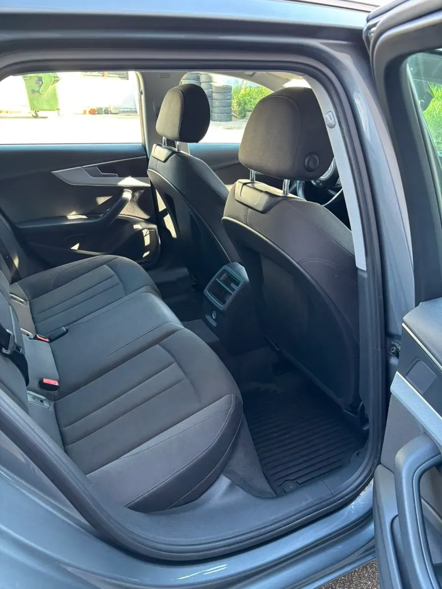 Audi A4 2019 photo 3