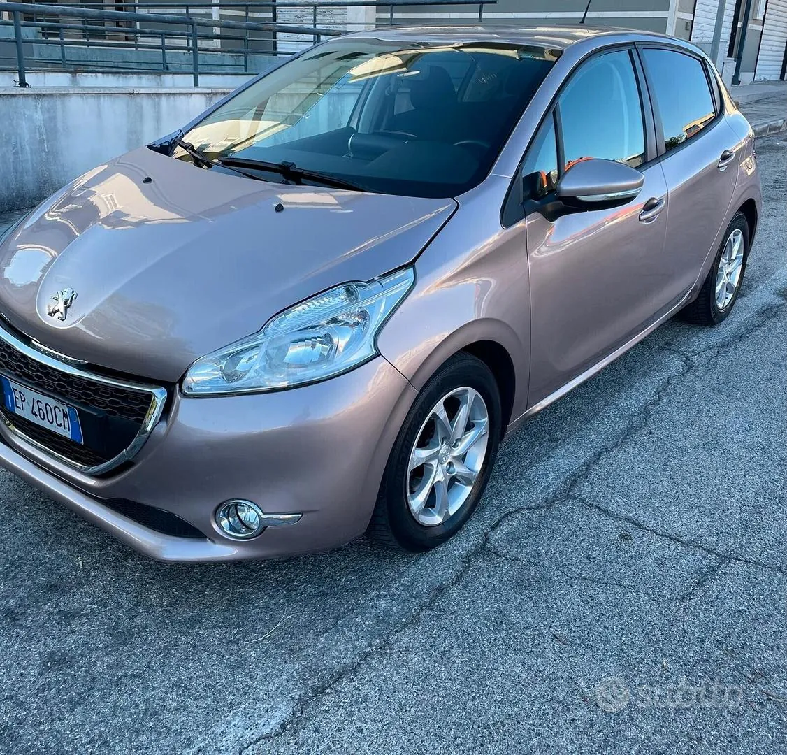Peugeot 208 2014 photo 3
