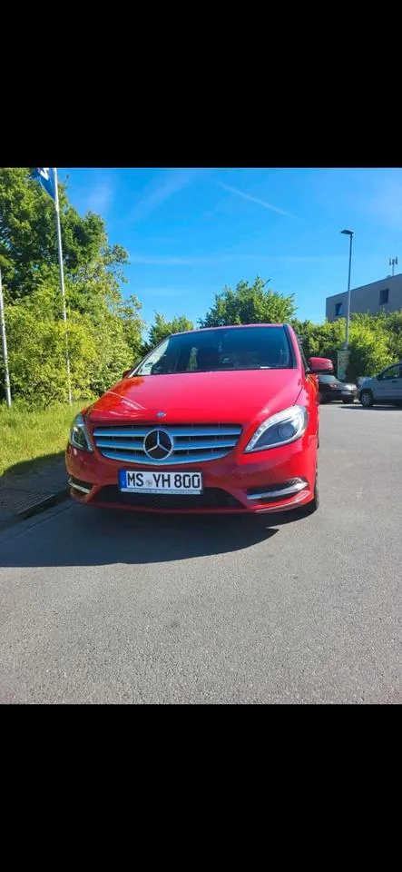 Mercedes-Benz B 180