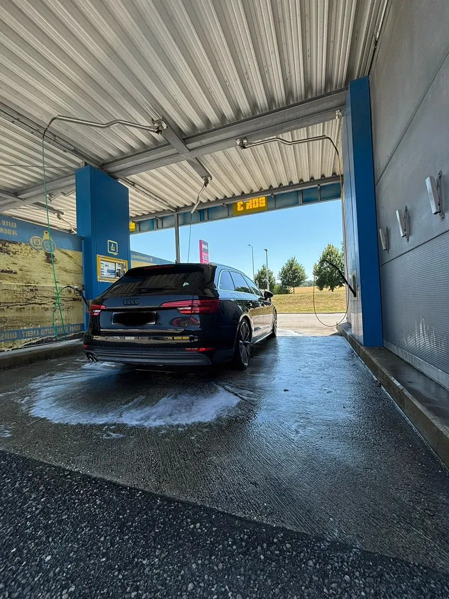 Audi A4 2015 photo 2