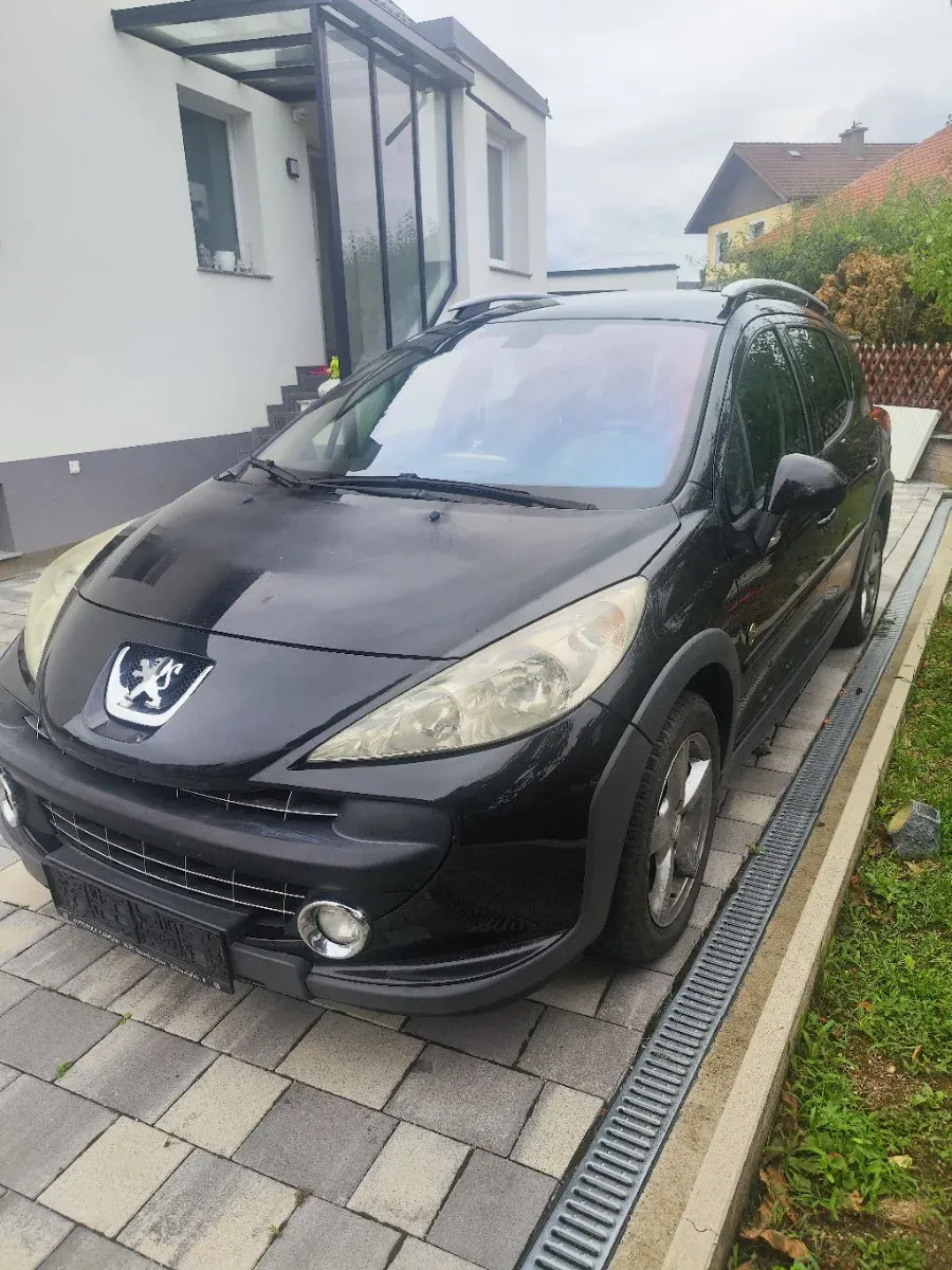 Peugeot 207 2008 photo 3