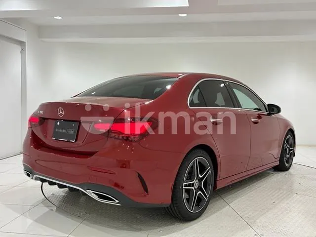 Mercedes-Benz A180 2025 photo 2