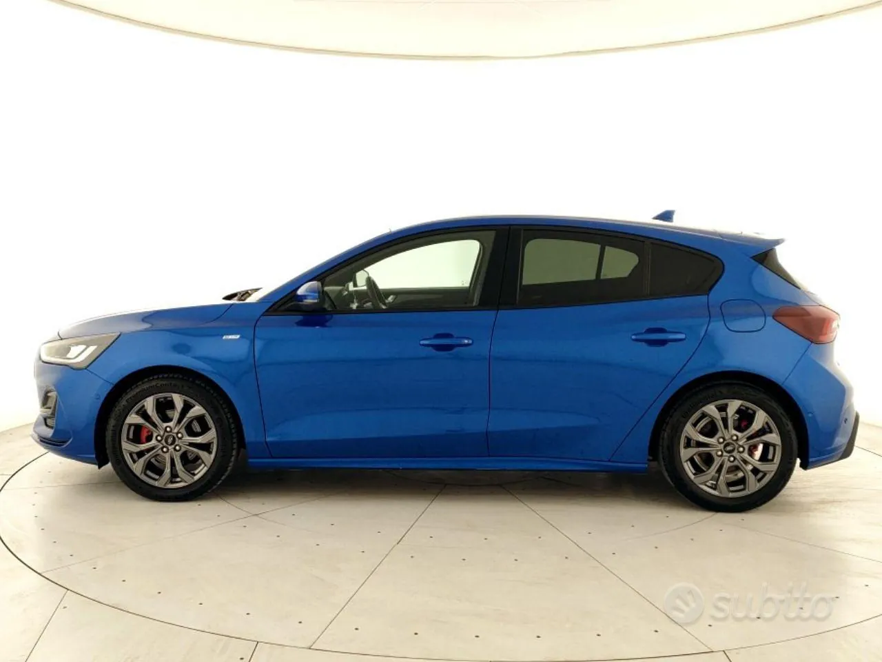 Ford Focus 2022 photo 2