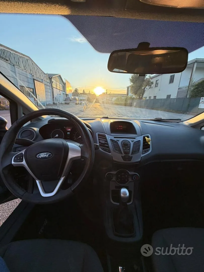 Ford Fiesta 2011 photo 5